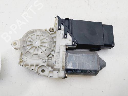 Fensterhebermotor vorne links für VW GOLF IV (1J1) 1.9 TDI (90 hp) 29875031