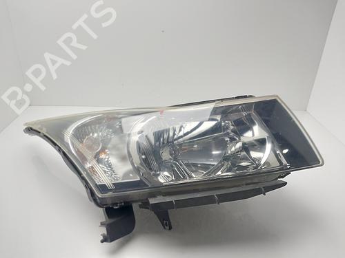 Lyskaster høyre CHEVROLET CRUZE (J300) 1.6 (113 hp) 31182038