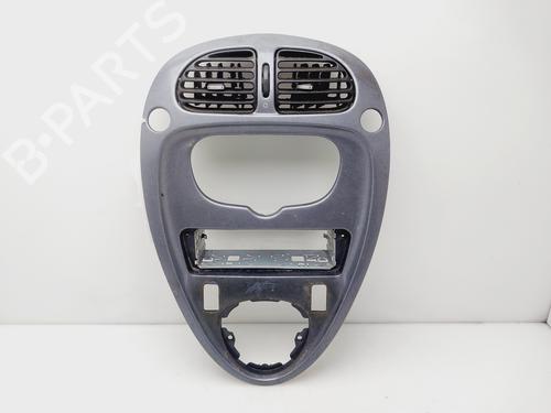 Used Middle console CITROËN XSARA PICASSO (N68) 2.0 HDi (90 hp) 30444599