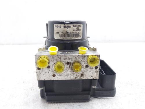Used ABS pump TOYOTA YARIS (_P13_) 1.0 (KSP130_, KSP130) (69 hp) 17187340