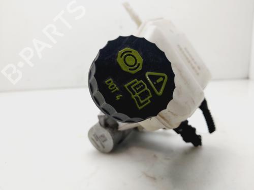Brake master cylinder PEUGEOT 5008 II (MC_, MJ_, MR_, M4_) 1.5 BlueHDi 130 (MCYHZJ, MCYHZR, MCYHZX) | BP26004572M77 