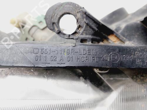 Right headlight RENAULT SCÉNIC II (JM0/1_)  | BP30742873C29 