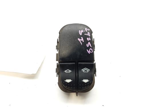 Used Left front window switch FORD FOCUS I (DAW, DBW) 1.6 16V (100 hp) 12411298