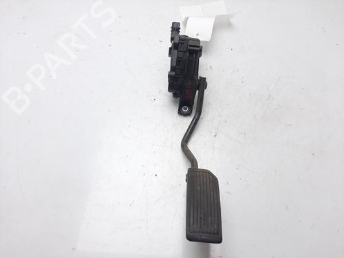 Pedal NISSAN ALMERA II (N16) 2.2 dCi (112 hp) 13617527