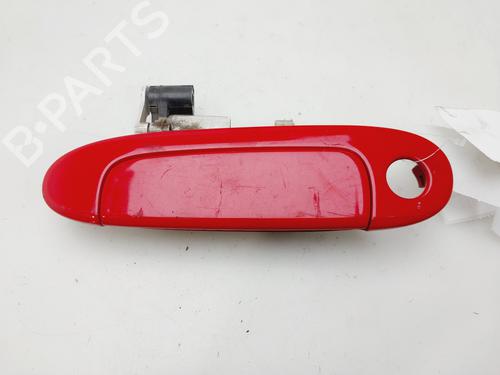 Używane Klamka zewnętrzna drzwi przednich lewych TOYOTA YARIS (_P1_) 1.4 D-4D (NLP10_, NLP10R) (75 hp) 28367032