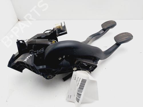 Used Break pedal BMW X1 (F48) sDrive 16 d (116 hp) 18306737