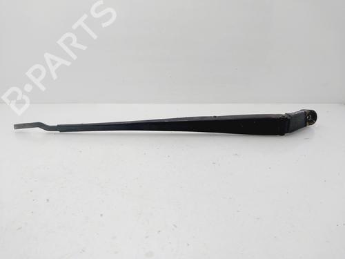 Used Front windshield wiper arm TOYOTA AURIS (_E15_) [2006-2013]  30601410