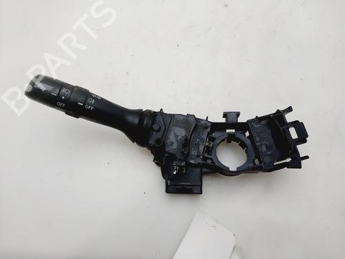 Comutador luzes TOYOTA YARIS (_P9_) 1.4 D-4D (NLP90_, NLP90R) (90 hp) 31320187