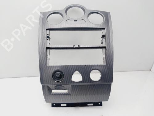 Midtkonsoll RENAULT MEGANE II Saloon (LM0/1_) 1.9 dCi (LM0G, LM1G, LM2C) (120 hp) 31646158