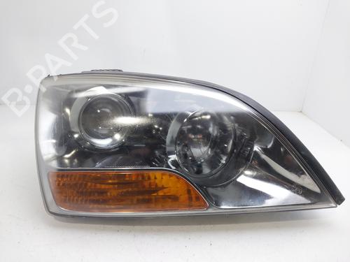 Used Right headlight KIA SORENTO I (JC) 2.5 CRDi 4WD (140 hp) 24439499