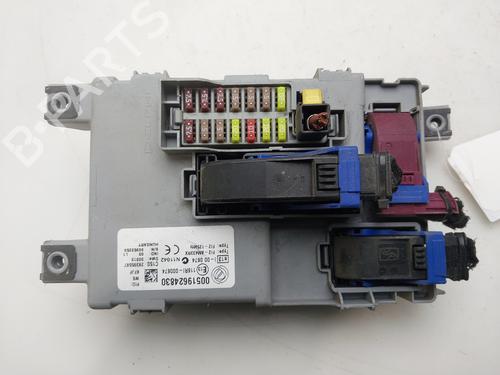 Used Fuse box Fuse box 37438024 37438024