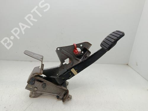 Used Break pedal RENAULT CAPTUR I (J5_, H5_) [2013-2026]  31800107