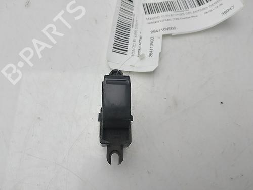 Used Right front window switch NISSAN X-TRAIL I (T30) [2001-2013]  30873986