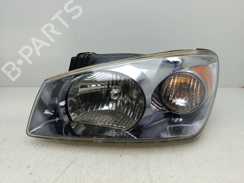 Used Left headlight KIA CERATO I Hatchback (LD) 1.5 CRDi (102 hp) 29764253