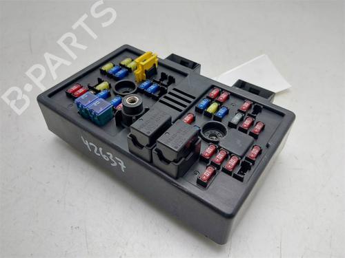Used Fuse box Fuse box 38648154 38648154