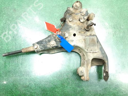 Venstre fortil bærearm FORD MAVERICK (UDS, UNS) 2.7 TD (100 hp) 12400423