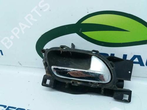 Used Front right interior door handle PEUGEOT 407 (6D_) 2.0 HDi 135 (6DRHRH, 6DRHRE, 6DRHRG, 6DRHRJ) (136 hp) 4408744