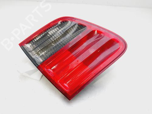 Feu de coffre gauche MERCEDES-BENZ E-CLASS T-Model (S210) E 320 T CDI (210.226) (197 hp) 30724267