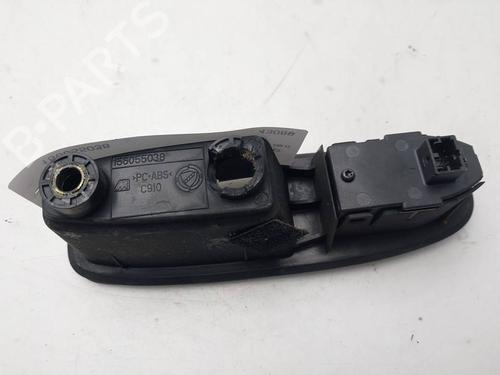 Left rear window switch ALFA ROMEO 159 (939_) 2.4 JTDM (939AXD12, 939AXD1B) | BP40036689I29 - Image 2