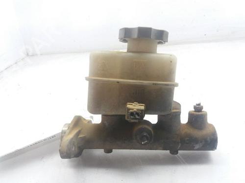 Used Brake master cylinder HYUNDAI SANTA FÉ I (SM) 2.0 CRDi 4x4 (113 hp) 2882323
