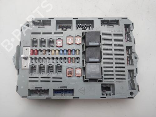 Used Fuse box Fuse box 36813293 36813293