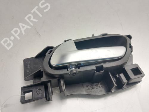 Venstre bagtil invendig håndtag Venstre bagtil invendig håndtag CITROËN C4 II (NC_) [2009-2026] 34285990 34285990