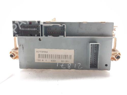 Used Fuse box FIAT STILO (192_) 1.9 JTD (192_XE1A) (115 hp) 6511239