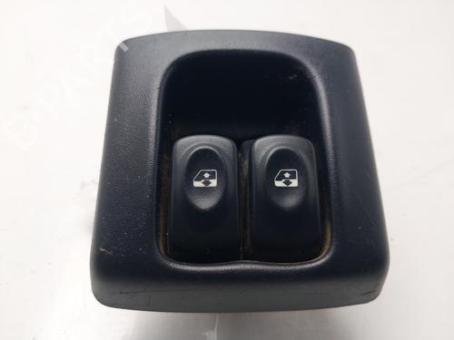 switch-renault-megane-i-ba01_-1995-1996-1997-1998-1999-2000-2001-2002-2003-2004-32428081 main image