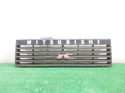 Kühlergrill MITSUBISHI PAJERO I Canvas Top (L04_G) 2.5 TD (L044G, L049G) (84 hp) 13373059