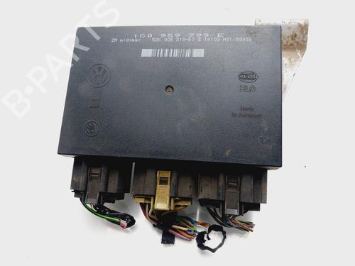 Module électronique SEAT LEON (1M1) 1.9 TDI (90 hp) 31987526