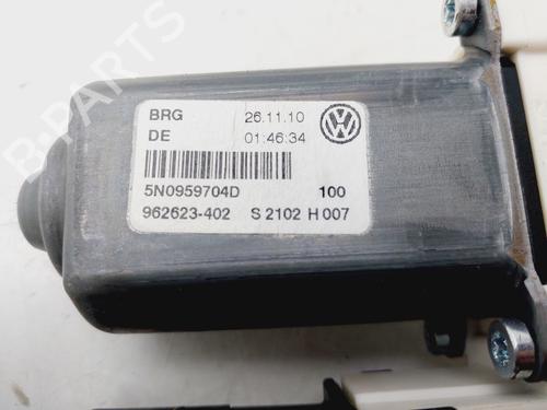 Right rear window motor VW TIGUAN (5N_)  | BP29610632E22