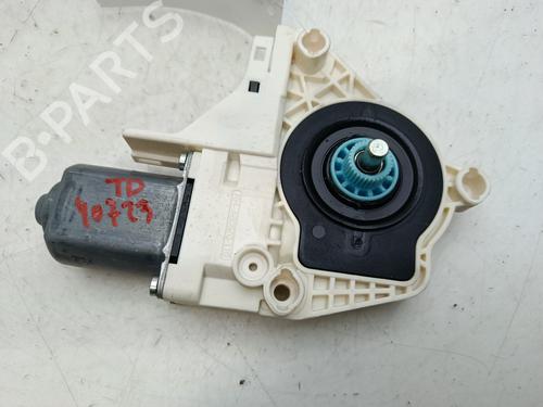 Used Right rear window motor AUDI A1 Sportback (8XA, 8XF) 1.2 TFSI (86 hp) 32018207