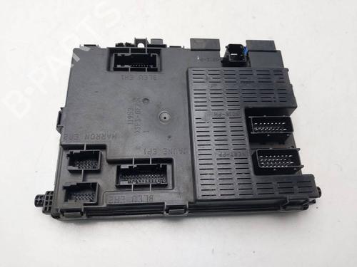 Used Fuse box Fuse box 38957068 38957068