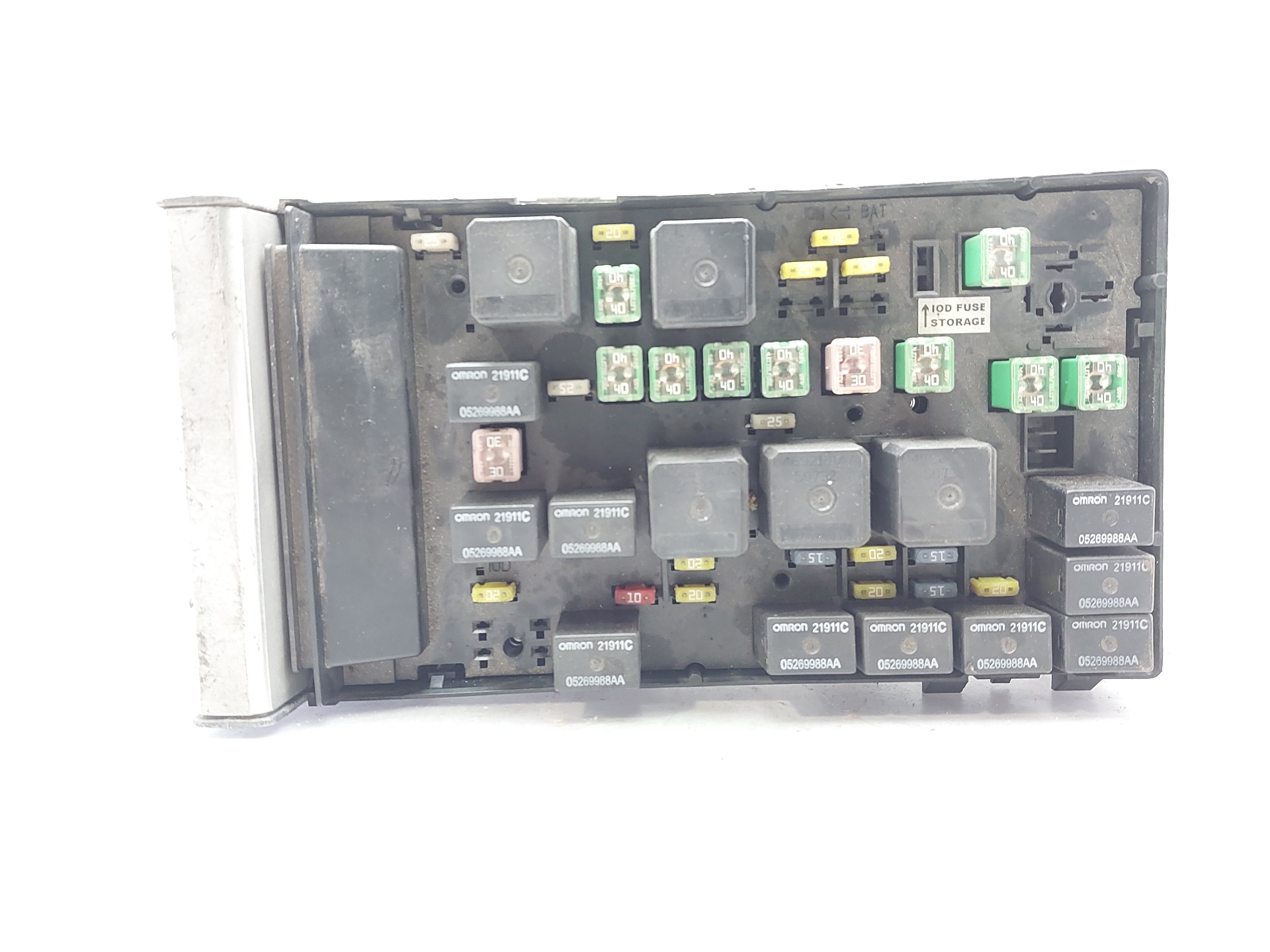 Fuse box CHRYSLER VOYAGER IV (RG, RS) 2.8 CRD 13572010 BParts