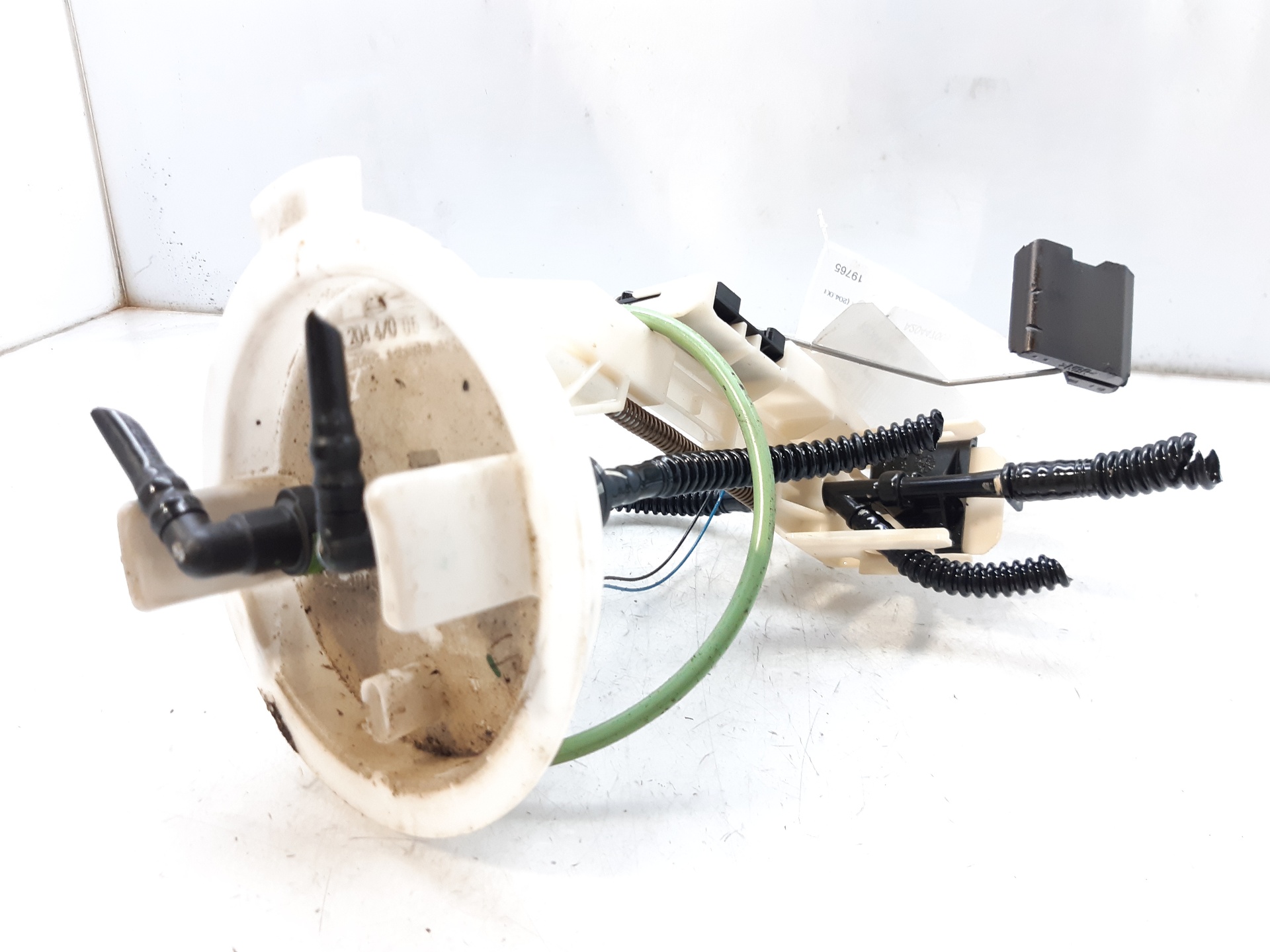 Fuel pump MERCEDES-BENZ C-CLASS (W204) C 220 CDI (204.002) 8351508 