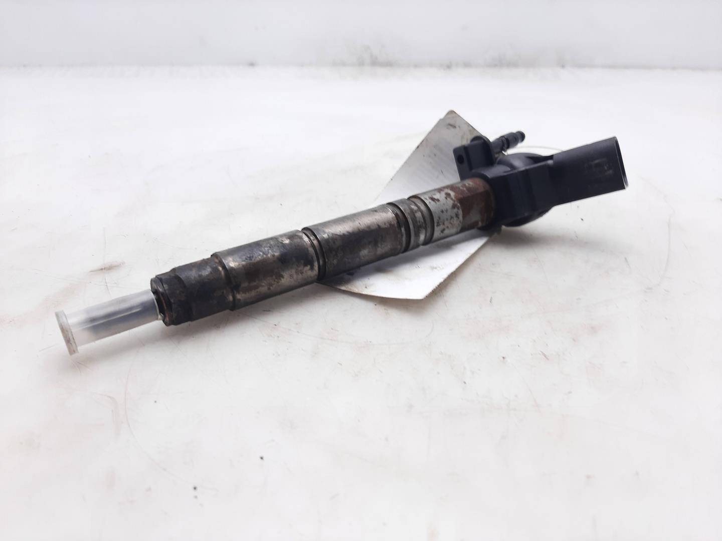 thumbnail interactive-video image 1 of Front Washer Water Spray Nozzles For Jeep Grand Cherokee III WH WK (55079049AA) - Pair 1 of 2