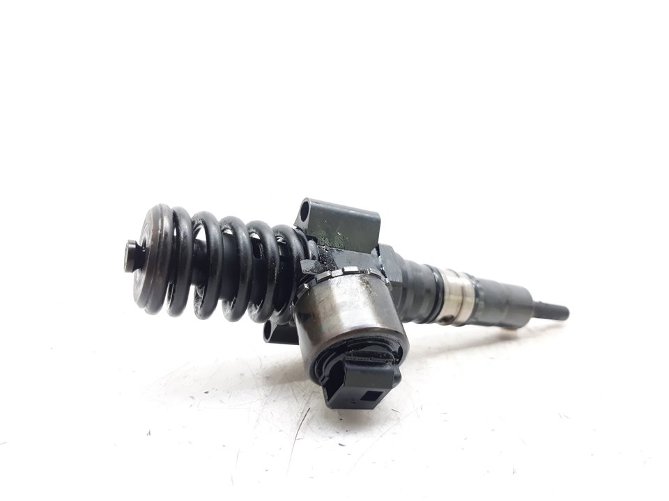 Injector AUDI A4 B7 (8EC) 2.0 TDI 9679356 BParts
