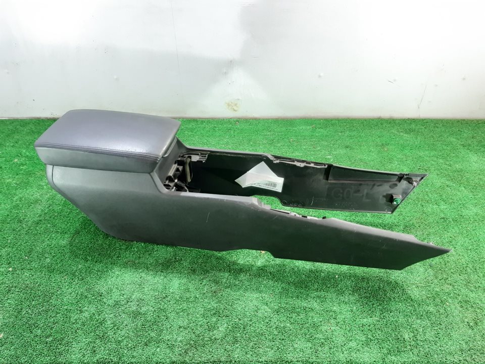 Armrest / Center console HONDA ACCORD VIII (CU) 2.4 i (CU2) 8338608 B