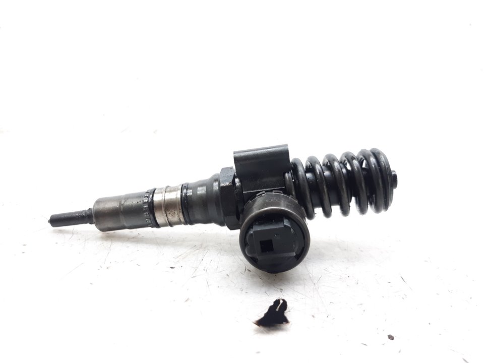 Injector AUDI A4 B7 (8EC) 2.0 TDI 9679358 BParts