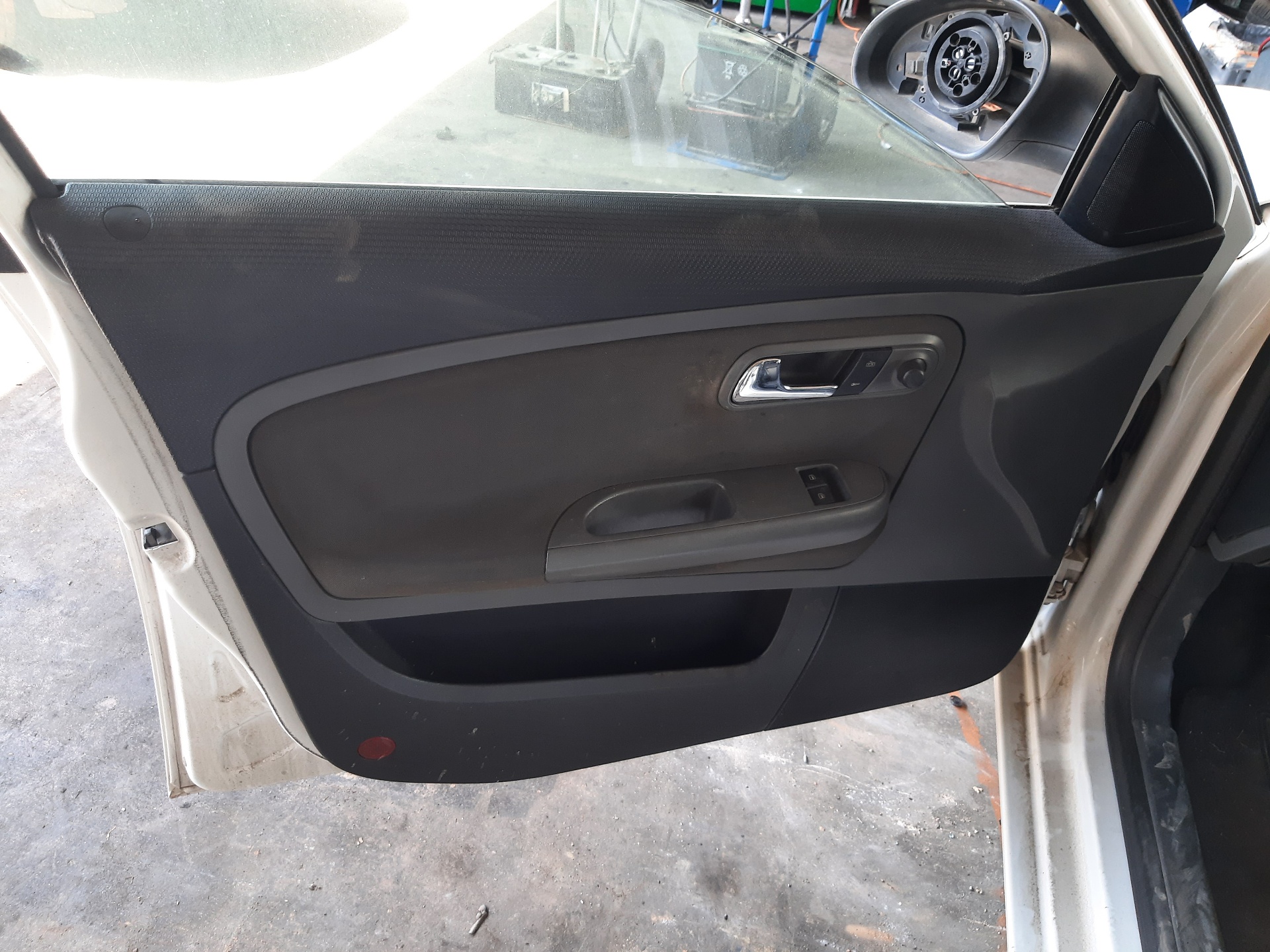 Arbre De Transmission Avant Droit Pour Boîte Manuelle – Compatible VW Seat Skoda Polo Fabia Ibiza – Référence 6Q0407272S