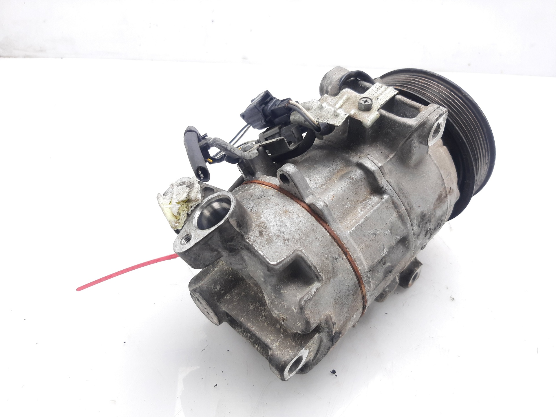 Compresseur De Climatisation Pour RENAULT GRAND SCENIC 3 Phase 2 1.6 DCI – 926005211R – Occasion En Bon état