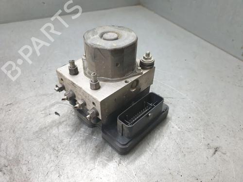 Used ABS pump RENAULT TWINGO III (BCM_, BCA_) 1.0 SCe 70 (71 hp) 26561900