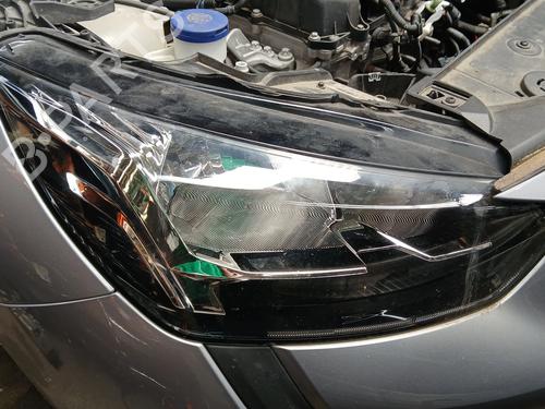 Højre forlygte PEUGEOT 208 II (UB_, UP_, UW_, UJ_) 1.2 PureTech 75 (75 hp) 29958538