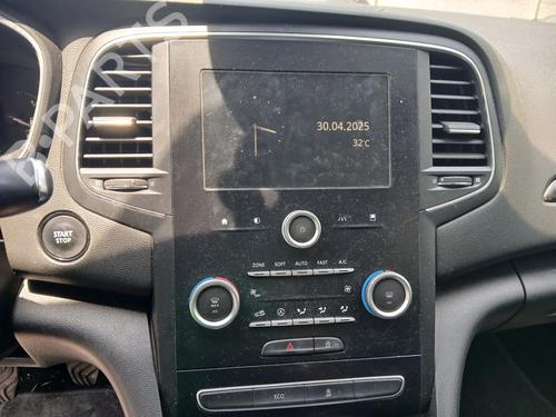 Used Radio RENAULT MEGANE IV Hatchback (B9A/M/N_) 1.5 dCi 110 (B9A3) (110 hp) 27699352