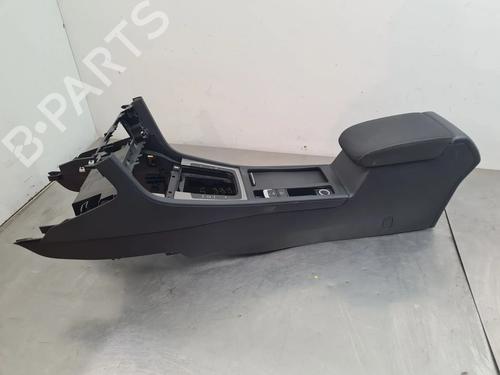 Used Armrest / Center console VW GOLF VII (5G1, BQ1, BE1, BE2) 1.2 TSI (105 hp) 27817728