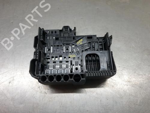 Used Fuse box OPEL CORSA E (X15) 1.4 Turbo (08, 68) (101 hp) 27970636