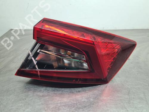 Used Right taillight SKODA KAROQ (NU7, ND7) 1.6 TDI (115 hp) 28048041