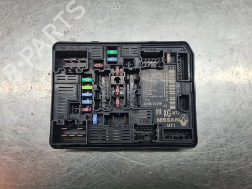 Used Fuse box RENAULT MASTER IV Van BLUE DCI 150 (150 hp) 28048053