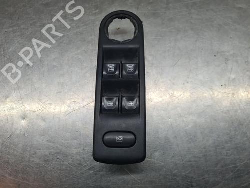 Venstre fortil elrude kontakt RENAULT CAPTUR I (J5_, H5_) 1.5 dCi 90 (J5N4, J5M5, J5MW, J5M6, J5AL, J5AJ) (90 hp) 28056676