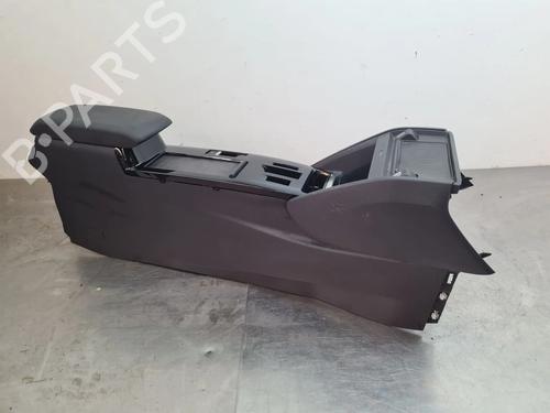 Used Armrest / Center console CITROËN C4 III (BA_, BB_, BC_) 1.2 PureTech 130 (BAHNSA, BAHNSB) (130 hp) 28059177